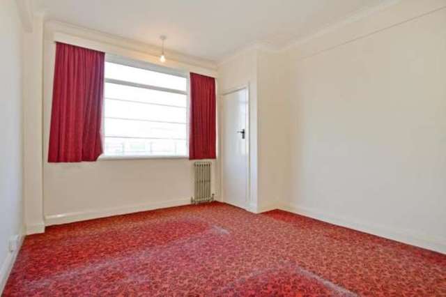  Image of 1 bedroom Flat for sale in Balham High Road London SW17 at Balham High Road London Upper Tooting, SW17 7JN