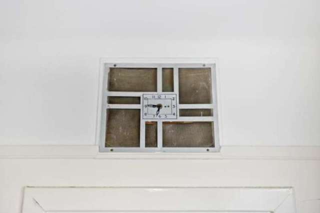 Image of 1 bedroom Flat for sale in Balham High Road London SW17 at Balham High Road London Upper Tooting, SW17 7JN