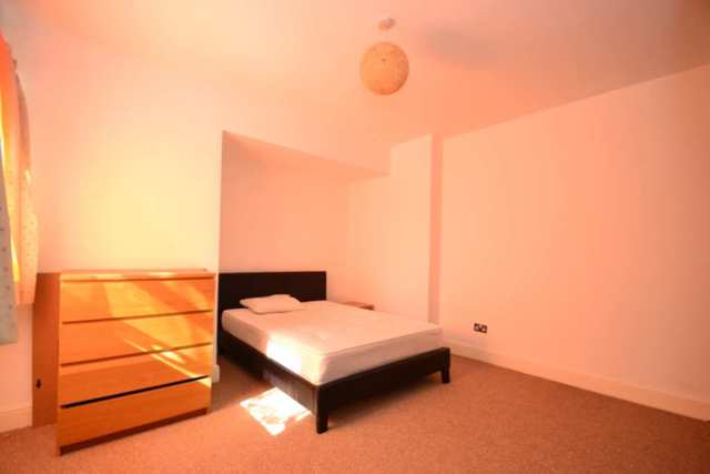  Image of 1 bedroom Flat to rent in Earls Court Road London SW5 at Earls Court Road  London, SW5 9AN