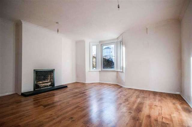  Image of 1 bedroom Ground Flat for sale in Earlsbrook Road Redhill RH1 at Redhill Surrey Redhill, RH1 6DP