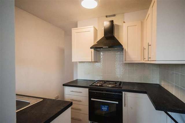  Image of 1 bedroom Ground Flat for sale in Earlsbrook Road Redhill RH1 at Redhill Surrey Redhill, RH1 6DP