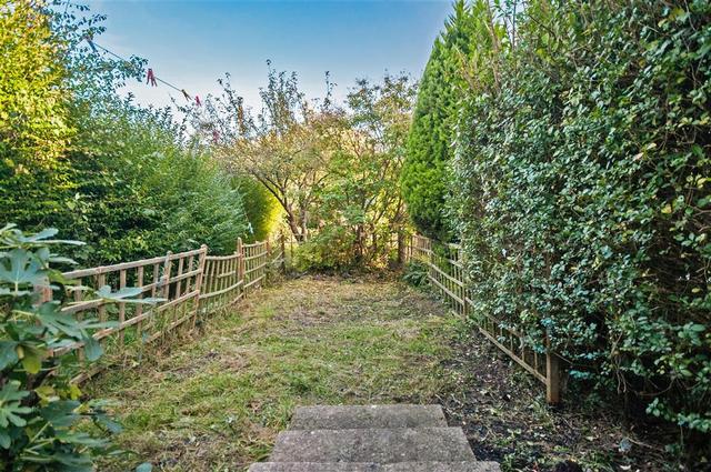  Image of 1 bedroom Ground Flat for sale in Earlsbrook Road Redhill RH1 at Redhill Surrey Redhill, RH1 6DP