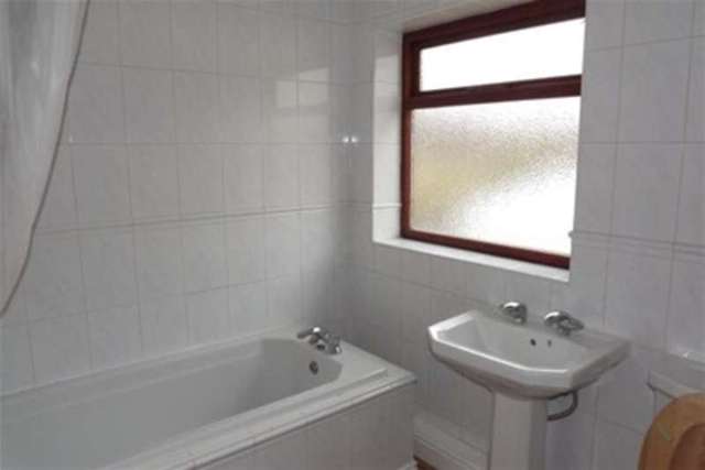  Image of 3 bedroom Detached house to rent in Elm Road Winwick Warrington WA2 at Warrington, WA2 9TW