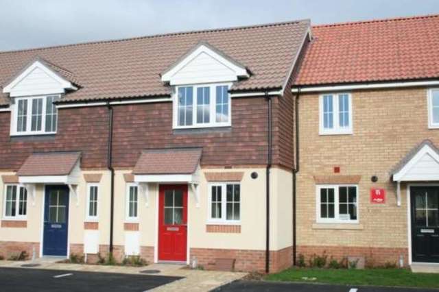  Image of 2 bedroom Detached house to rent in Empress Close Wick Littlehampton BN17 at Littlehampton Wick, BN17 7GZ