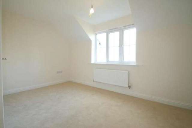  Image of 2 bedroom Detached house to rent in Empress Close Wick Littlehampton BN17 at Littlehampton Wick, BN17 7GZ