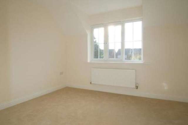  Image of 2 bedroom Detached house to rent in Empress Close Wick Littlehampton BN17 at Littlehampton Wick, BN17 7GZ