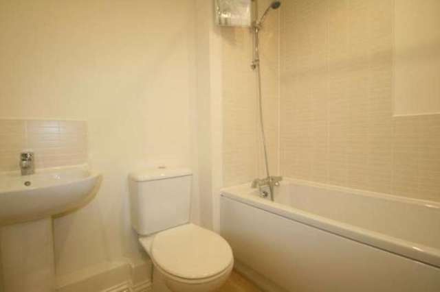  Image of 2 bedroom Detached house to rent in Empress Close Wick Littlehampton BN17 at Littlehampton Wick, BN17 7GZ