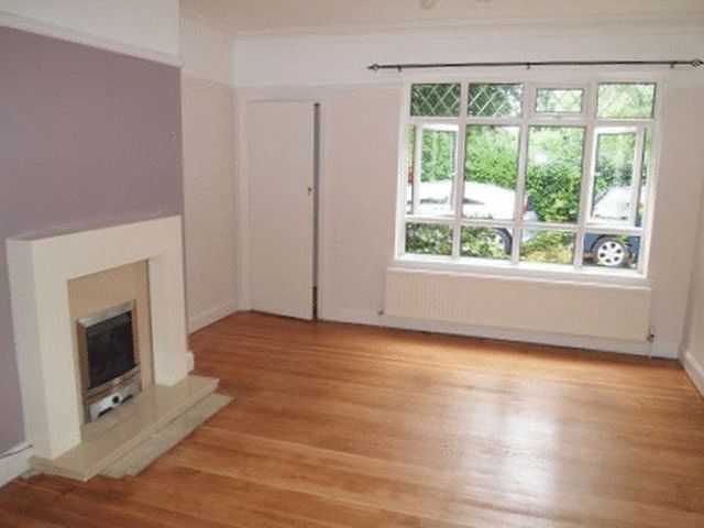  Image of 2 bedroom Flat to rent in South Street Epsom KT18 at South Street  Epsom, KT18 7QF