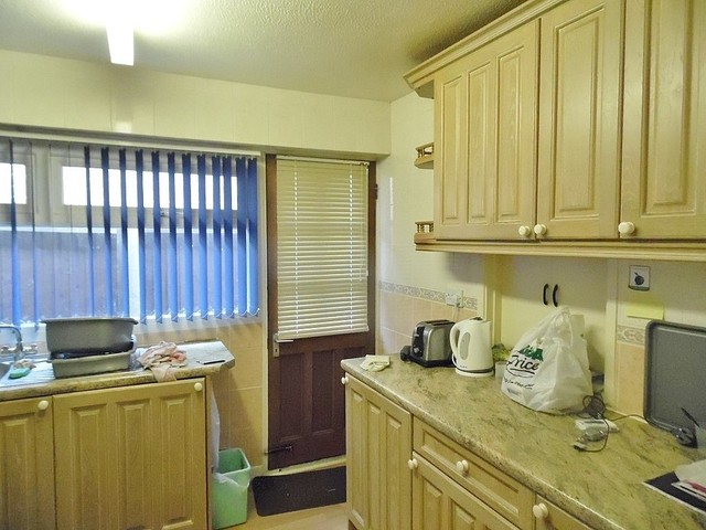  Image of 3 bedroom Detached house for sale in Esher Grove Waterlooville PO7 at Esher Grove  Waterlooville, PO7 6HJ