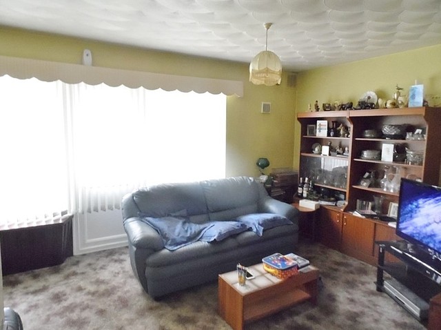  Image of 3 bedroom Detached house for sale in Esher Grove Waterlooville PO7 at Esher Grove  Waterlooville, PO7 6HJ