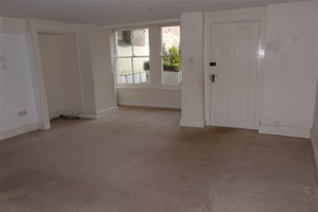  Image of 2 bedroom Flat to rent in The Beacon Exmouth EX8 at Exmouth, EX8 2AG