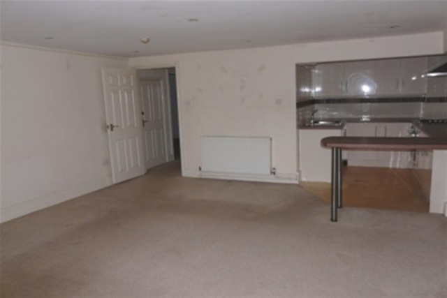  Image of 2 bedroom Flat to rent in The Beacon Exmouth EX8 at Exmouth, EX8 2AG