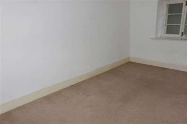  Image of 2 bedroom Flat to rent in The Beacon Exmouth EX8 at Exmouth, EX8 2AG