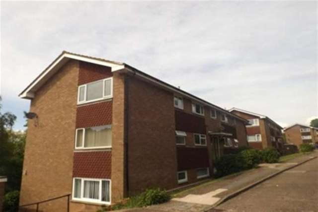  Image of 2 bedroom Flat to rent in The Marles Exmouth EX8 at Exmouth, EX8 4NE