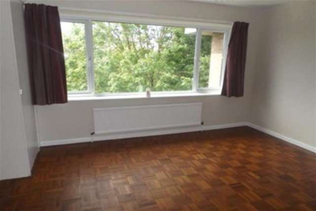  Image of 2 bedroom Flat to rent in The Marles Exmouth EX8 at Exmouth, EX8 4NE