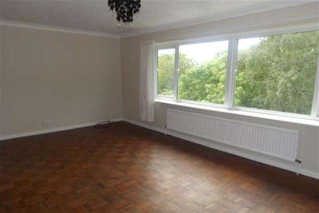  Image of 2 bedroom Flat to rent in The Marles Exmouth EX8 at Exmouth, EX8 4NE