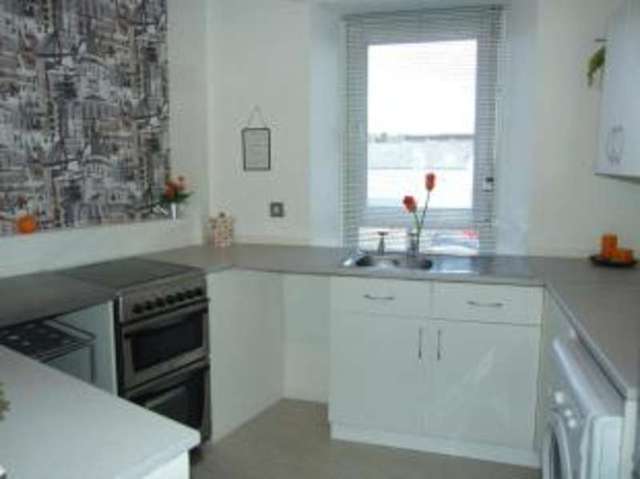  Image of 1 bedroom Flat for sale in Factory Road Kirkcaldy KY1 at Kirkcaldy Fife Pathhead, KY1 2NJ