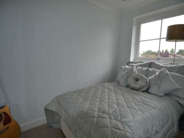  Image of 3 bedroom Terraced house to rent in Farrier Close Sunbury-on-Thames TW16 at Lower Sunbury Sunbury on Thames Sunbury, TW16 6NJ