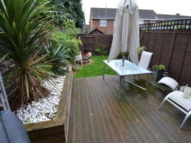  Image of 3 bedroom Terraced house to rent in Farrier Close Sunbury-on-Thames TW16 at Lower Sunbury Sunbury on Thames Sunbury, TW16 6NJ