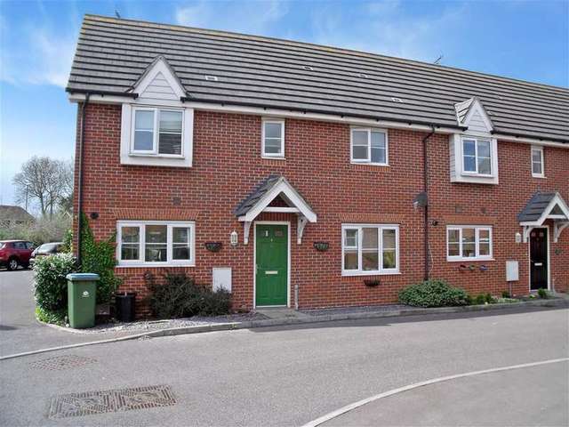  Image of 3 bedroom End of Terrace for sale in Faulkner Gardens Wick Littlehampton BN17 at Littlehampton West Sussex Littlehampton, BN17 6GS