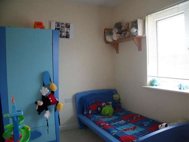  Image of 3 bedroom End of Terrace for sale in Faulkner Gardens Wick Littlehampton BN17 at Littlehampton West Sussex Littlehampton, BN17 6GS