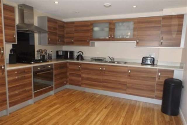  Image of 2 bedroom Flat to rent in Ffordd James Mcghan Cardiff CF11 at Cardiff, CF11 7JT