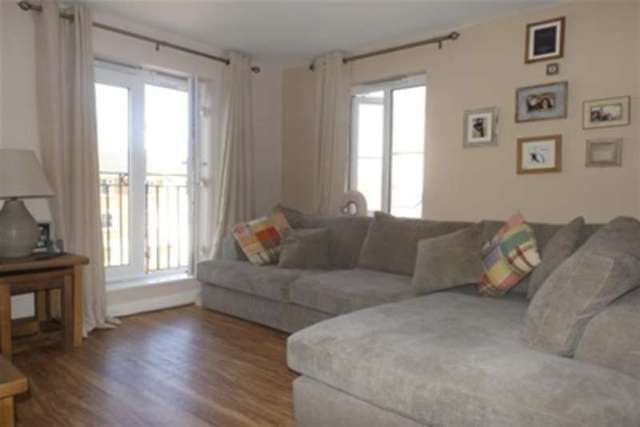  Image of 2 bedroom Flat to rent in Ffordd James Mcghan Cardiff CF11 at Cardiff, CF11 7JT