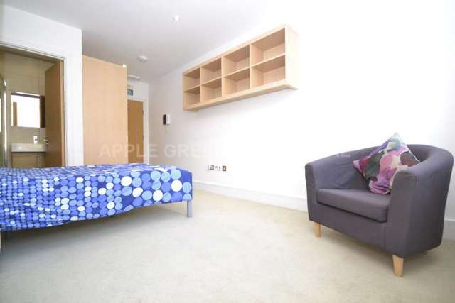  Image of Apartment to rent in Finchley Road London NW3 at Finchley Road Hampstead London, NW3 5HS