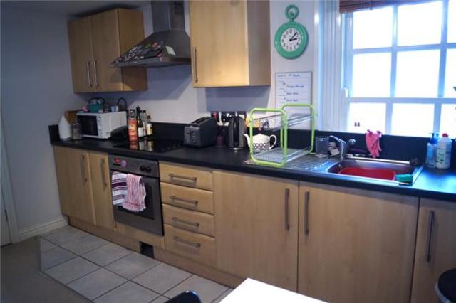  Image of 1 bedroom Flat to rent in St. Georges Terrace Cheltenham GL50 at Gloucestershire, GL50 3PT