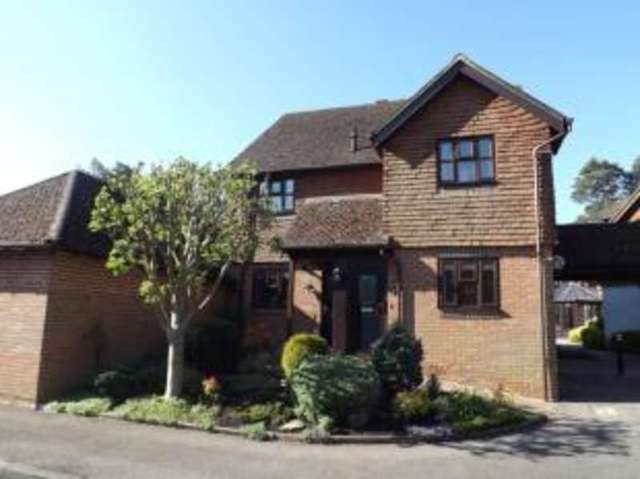  Image of 2 bedroom Retirement Property for sale in Primrose Walk Fleet GU51 at Fleet Hampshire Fleet, GU51 4SS