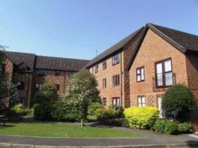  Image of 1 bedroom Flat for sale in Pinewood Court Fleet GU51 at Fleet Hampshire Fleet, GU51 3BG