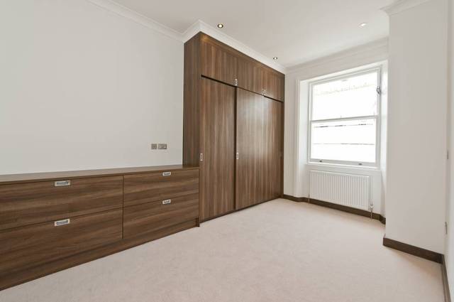  Image of 2 bedroom Flat to rent in De Vere Gardens London W8 at Fordham Court  9-13 De Vere Gardens, W8 5AP