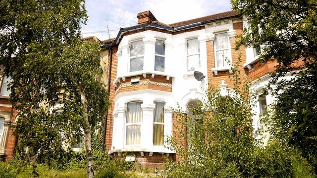  Image of 1 bedroom Flat to rent in Millbrook Road West Southampton SO15 at Millbrook Road west  Southampton, SO15 0HU