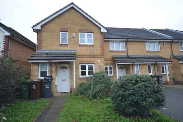  Image of 3 bedroom Detached house to rent in Galleons Drive Barking IG11 at Galleons Drive Barking Barking, IG11 0GU