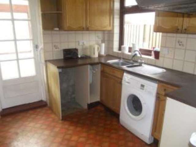  Image of 3 bedroom End of Terrace for sale in Heath Park Road Heath Park Romford RM2 at Gidea Park  Gidea Park, RM2 5XH