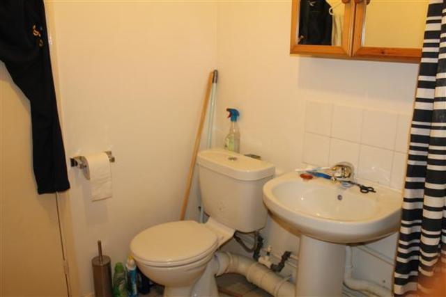  Image of Studio flat to rent in Glenville Grove London SE8 at Deptford High Street, SE8 4BJ