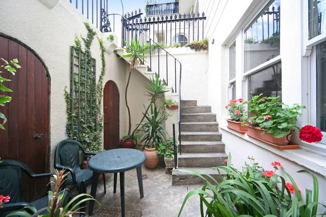  Image of Studio flat to rent in Gloucester Terrace London W2 at Gloucester Terrace  London, W2 6HR