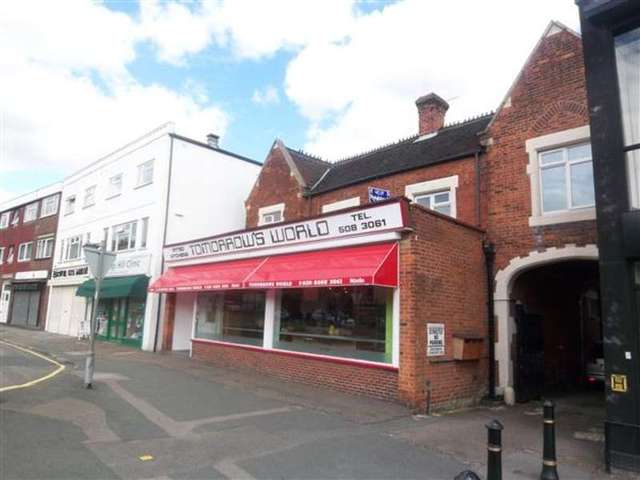  Image of 1 bedroom Apartment to rent in Goldings Hill Loughton IG10 at Loughton, IG10 2RW