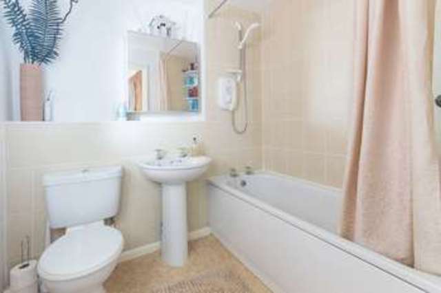  Image of 2 bedroom Flat for sale in Great Northern Road Derby DE1 at Great Northern Road  Derby, DE1 1LZ