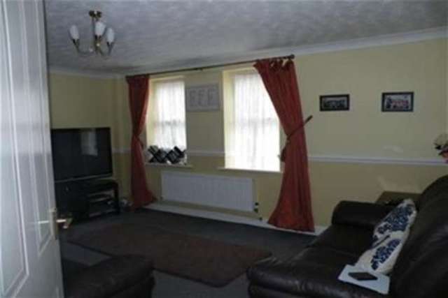  Image of 3 bedroom Semi-Detached house to rent in Grendon Way Sutton-in-Ashfield NG17 at Sutton-in-Ashfield, NG17 3EW