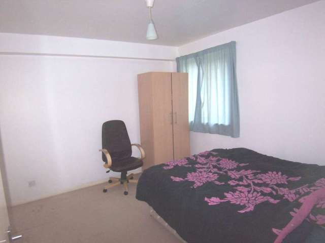  Image of 2 bedroom Apartment to rent in Grinstead Road London SE8 at Inwen Court, Grinstead Road Deptford London, SE8 5BN