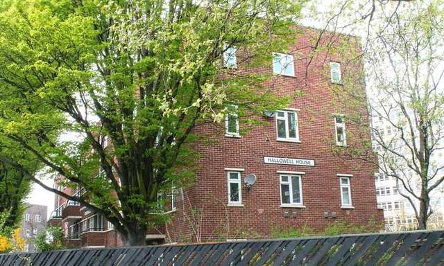  Image of 4 bedroom Ground Flat for sale in Cornwallis Crescent Portsmouth PO1 at Cornwallis Crescent Portsmouth Hants, PO1 4DA