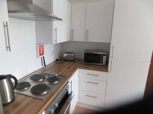  Image of 4 bedroom Ground Flat for sale in Cornwallis Crescent Portsmouth PO1 at Cornwallis Crescent Portsmouth Hants, PO1 4DA
