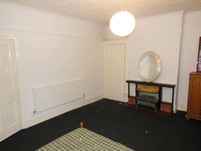  Image of 1 bedroom Flat to rent in Hamlet Court Road Westcliff-on-Sea SS0 at Westcliff-On-Sea  Westcliff-on-Sea, SS0 7EL