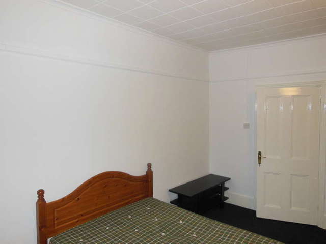  Image of 1 bedroom Flat to rent in Hamlet Court Road Westcliff-on-Sea SS0 at Westcliff-On-Sea  Westcliff-on-Sea, SS0 7EL