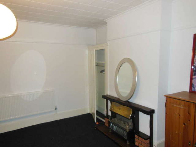  Image of 1 bedroom Flat to rent in Hamlet Court Road Westcliff-on-Sea SS0 at Westcliff-On-Sea  Westcliff-on-Sea, SS0 7EL
