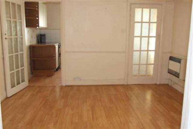  Image of Studio flat to rent in Hamstel Road Southend-on-Sea SS2 at Southend-on-Sea, SS2 4LB