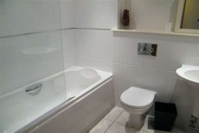  Image of 2 bedroom Flat to rent in Heol Glan Rheidol Cardiff CF10 at Cardiff, CF10 5NY