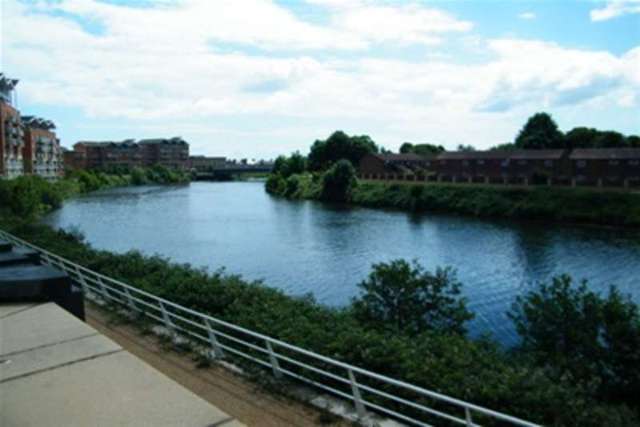  Image of 2 bedroom Flat to rent in Heol Glan Rheidol Cardiff CF10 at Cardiff, CF10 5NY