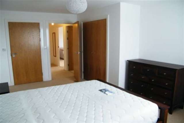  Image of 2 bedroom Flat to rent in Heol Glan Rheidol Cardiff CF10 at Cardiff, CF10 5NY
